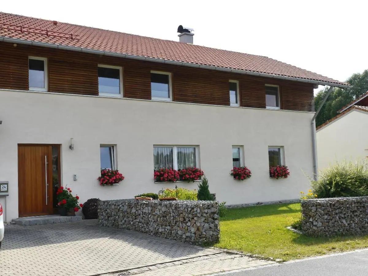 Ferienwohnung Hohenbogen ノイキルヒェン・バイム・ハイリゲン・ブルート アパート